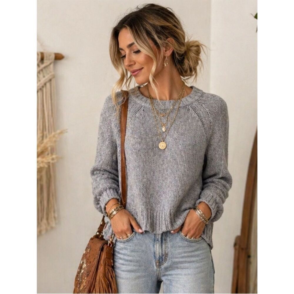 Aerie Light Gray Women's Crew Neck Sweater